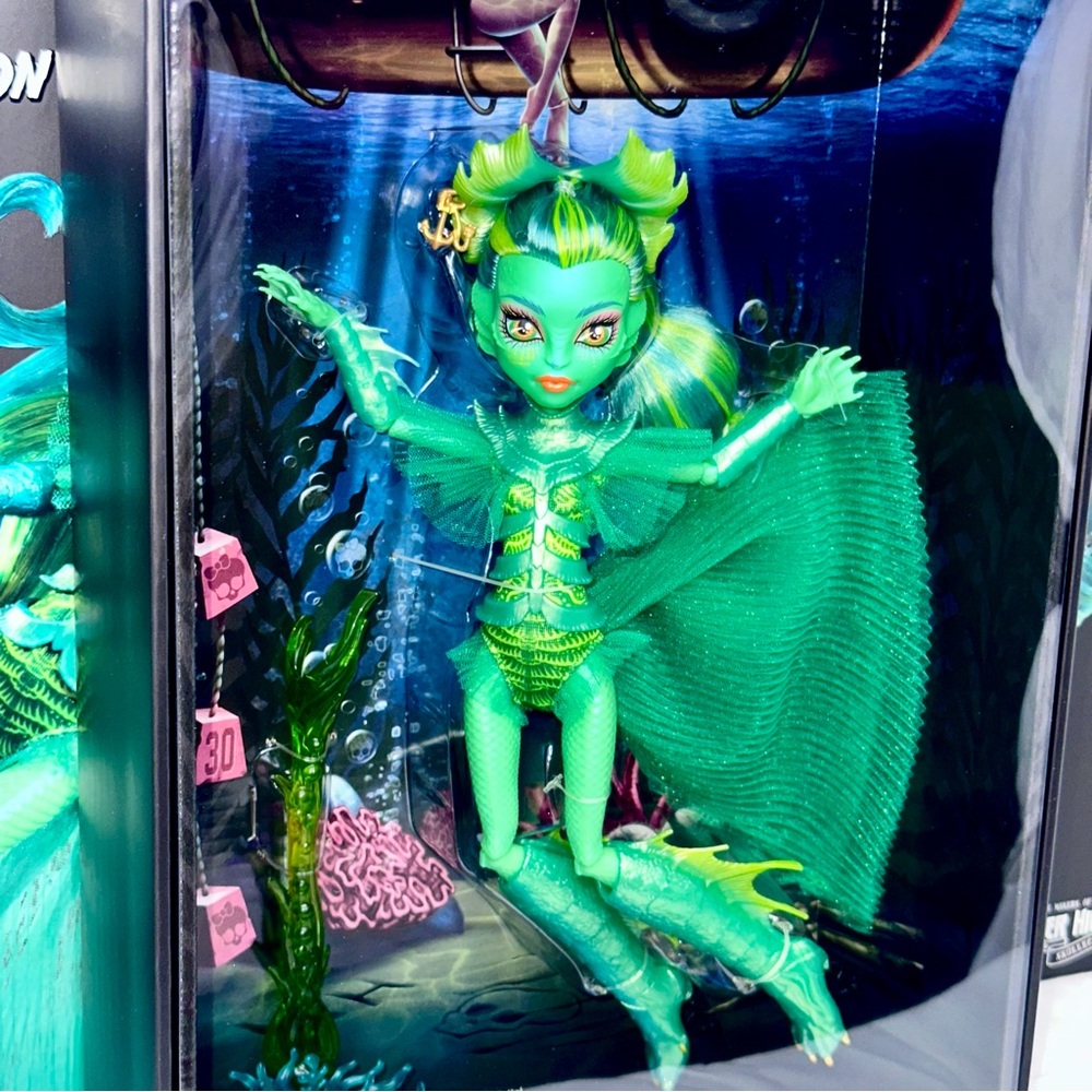 Creature From The Black Lagoon x Monster High limited edition Skullector doll - Picture 4 of 10